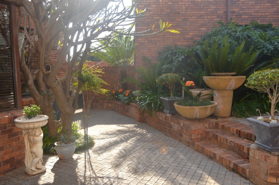 4 Bedroom Property for Sale in Wilkoppies North West